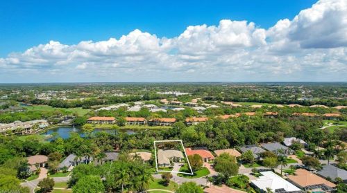 1631 Manchester Ct, Naples FL 34109-0430 exterior