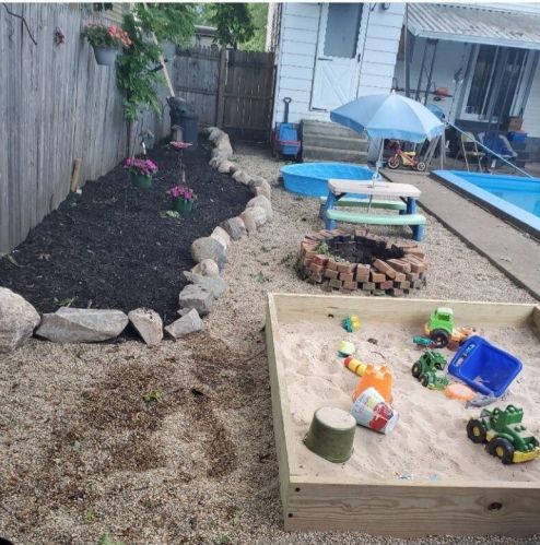 1216 Stockbridge Ave, Kalamazoo MI 49001-3902 exterior