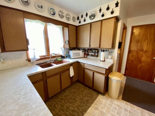 1382 Marlboro Rd, Meskegon MI 49441-3816 exterior