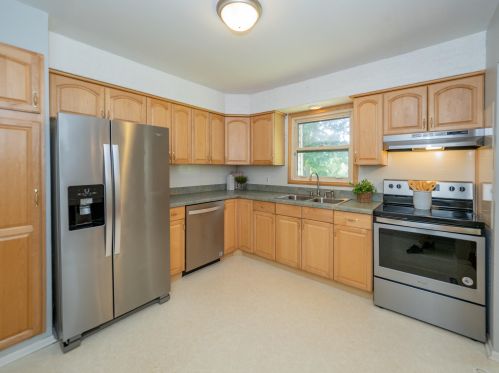 6212 Hampton St, Kalamazoo, MI 49024-2528