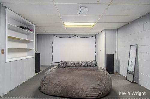 2412 Mccracken St, Meskegon MI 49441-1445 exterior