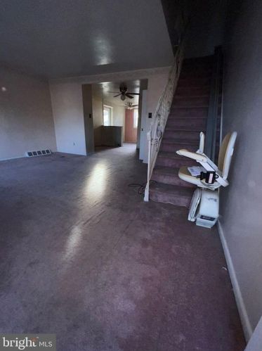 8746 Jackson St, Philadelphia, PA 19136-2140