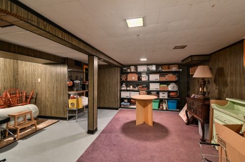 4929 Hollywood Ave, Milwaukee WI 53217-5935 exterior