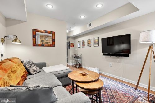 532 Newton Pl, Washington DC  20010-1710 exterior