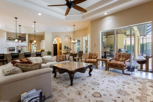 819 Bentwood Dr, Naples FL 34109 exterior