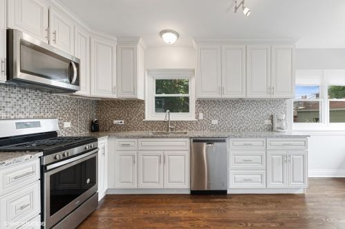 9529 Hamilton Ave, Chicago IL 60643-1119 exterior