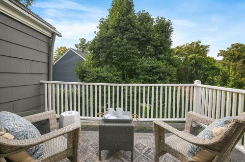 88 Kings Hwy, Westport CT 06880-2422 exterior