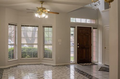 1604 Chasewood Dr, Austin TX  78727-3304 exterior