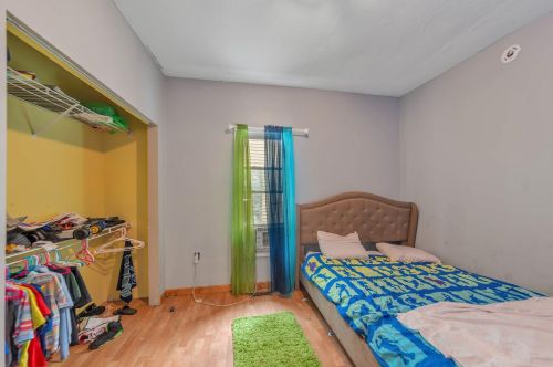 56 Stewart St, Grand Rapids MI 49507-2402 exterior