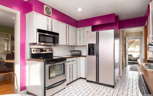 1045 Lawrence Ct, Valley Stream NY 11581-2709 exterior