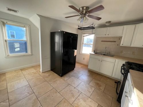 14 Lancashire St, Providence RI 02908-1611 exterior