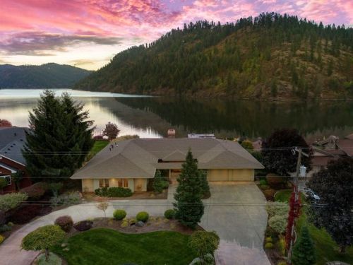 204 Lakeview Dr, Coeur D Alene, ID 83814-5818