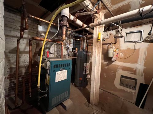 22 South St, Concord NH 03301-2664 exterior