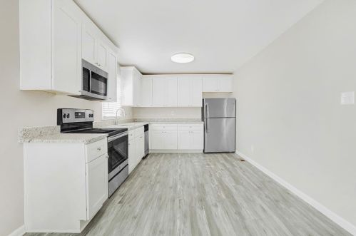 1542 Wethersfield Rd, Lithonia GA  30078-5629 exterior