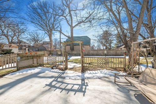 2462 Cass St, Joliet IL 60432-3050 exterior