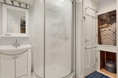 4085 110, Milwaukee WI 53222-1102 exterior