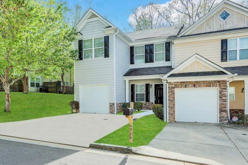 6924 Rogers Pt, Lithonia GA  30058-7056 exterior