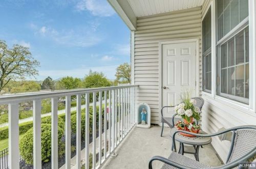 1108 Gatherings Dr, Paterson NJ 07508-1378 exterior