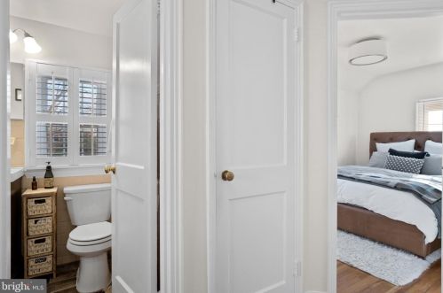 10415 Hayes Ave, Silver Spring MD 20902-3704 exterior