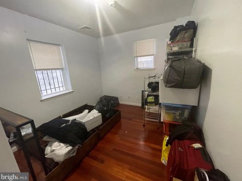 1239 6 St, Philadelphia PA 19140-4561 exterior