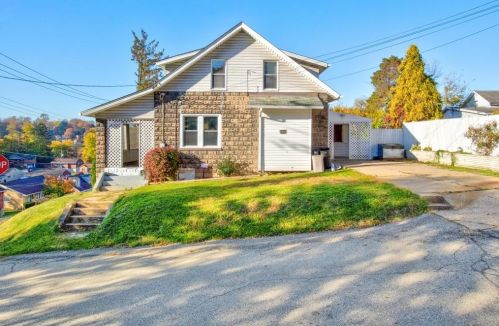 1926 Kearns Ave, Pittsburgh PA  15205-4118 exterior