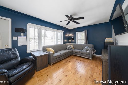 4085 Nicholl Ave, Meskegon MI 49444-3633 exterior