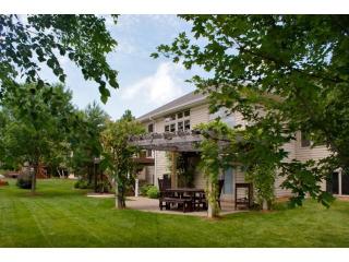 1207 Adrian Dr, Chaska, MN 55318-1513