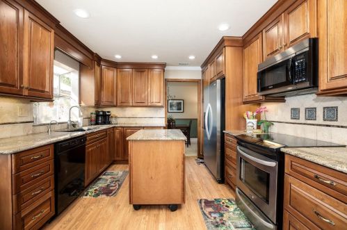 105 Goodell Rd, Folsom CA 95630-5221 exterior