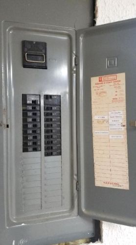 725 Porter St, Waukegan IL 60085-3858 exterior