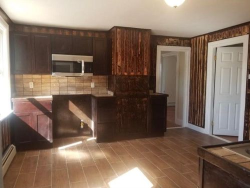 9 Lynch St, Providence RI 02908-5106 exterior