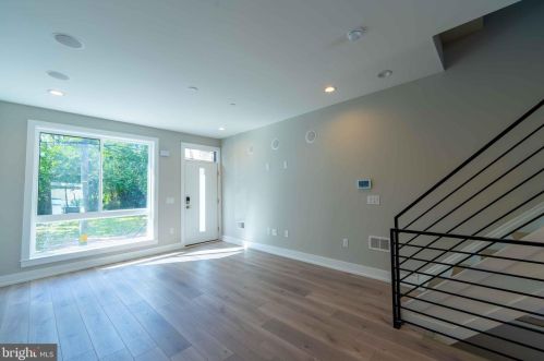 2019 Bodine St, Philadelphia PA  19122-1503 exterior