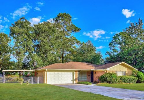 1301 Carolyn Ct, Humble TX 77338-8117 exterior