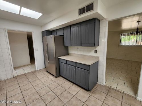 7332 Lurlene Dr, Tucson AZ  85730-1772 exterior