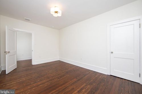 281 Rhoads Ave, Tavistock NJ  08033-1470 exterior