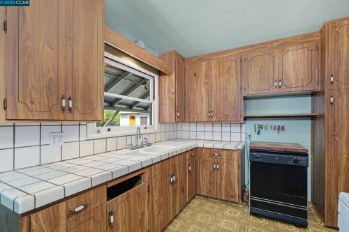 105 Marvin Dr, Concord CA 94523-4114 exterior