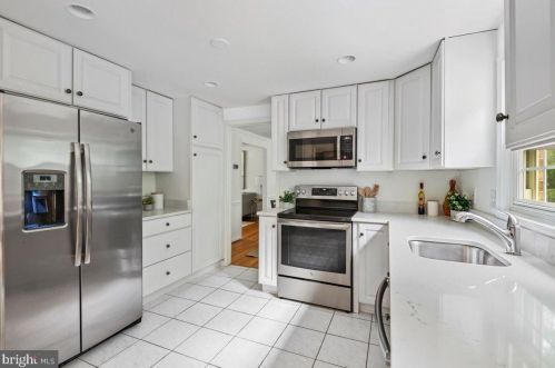 1111 Fallsmead Way, Rockville MD 20854-5549 exterior