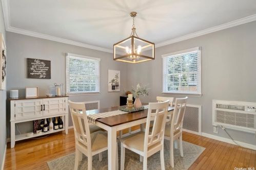 33 Hazard Ave, Huntington Station NY 11746-3726 exterior