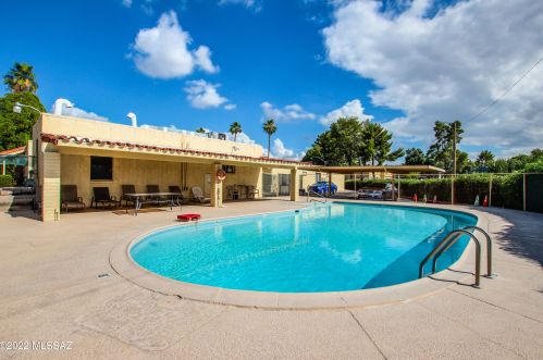 810 Kolb Rd, Tucson AZ 85710-4964 exterior