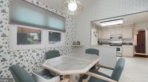 140 Steele Way, Huntingdon Valley PA 19006-3114 exterior