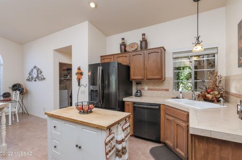 38168 Silverwood Dr, Tucson AZ 85739-1003 exterior