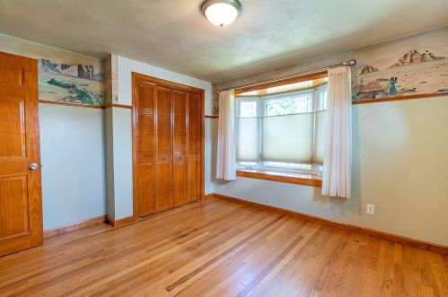 25 Chestnut St, West Springfield MA 01089-2804 exterior