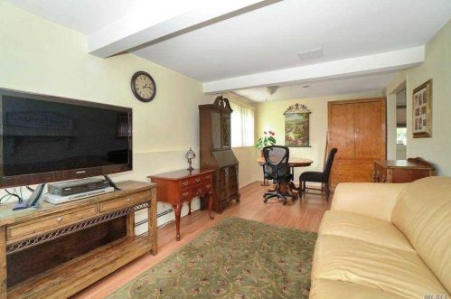 11 Elder Dr, Commack NY 11725-2331 exterior