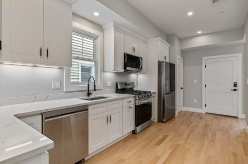 28 Falcon St, Boston MA  exterior