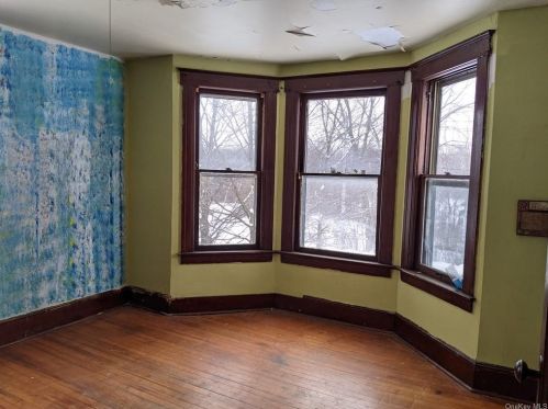 38 Smith Rd, Middletown NY 10941-3010 exterior