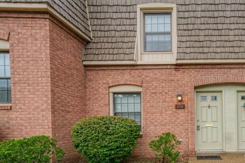 206 Colony Ct, Pittsburgh, PA 15205-1606