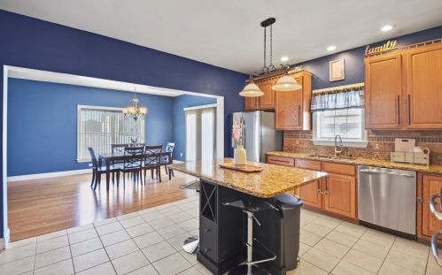 24 Konkel Ave, Webster MA 01570-3543 exterior