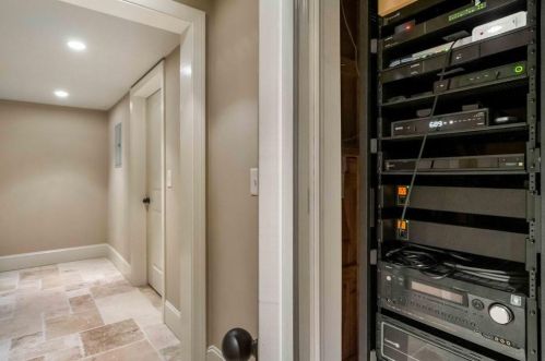 4968 Long Is Dr, Atlanta GA 30327-4904 exterior