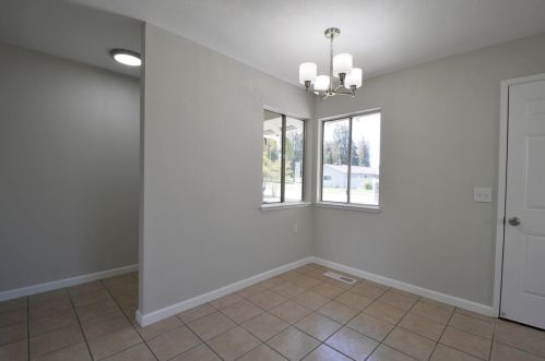 2021 Rochelle Ave, Turlock CA  95382-1666 exterior