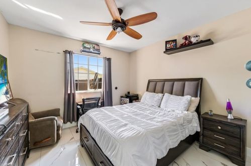 53 Johnnycake Dr, Naples FL 34110-1345 exterior