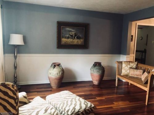 8 Dogwood Ct, Hackettstown NJ exterior